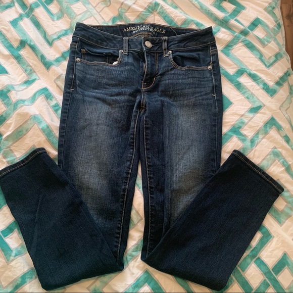 Dark Wash American Eagle Jeans